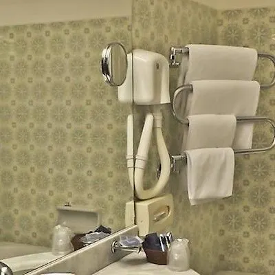 Hotel Lloyd Milan 4*,